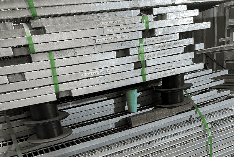 Vệ sinh sau mạ kẽm nhúng nóng cho tấm grating