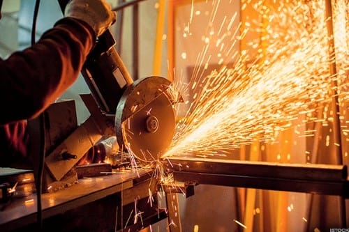 Giá thép xây dựng hôm nay (6/12) tăng hơn 4% nhờ kì vọng giảm sản lượng mạnh hơn